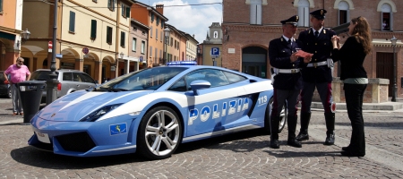 10 Mobil Polisi Tercepat Dan Termewah Di Dunia